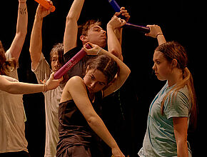 Elèves danseurs. Crédit : Jean-René Pihery - Agrandir l'image (fenêtre modale)