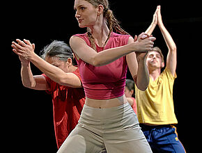 Elèves danseurs. Crédit : Jean-René Pihery - Agrandir l'image (fenêtre modale)